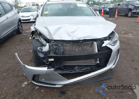 2018 Hyundai Elantra Value Edition z USA, uszkodzony, nr VIN 5NPD84LF4JH357347